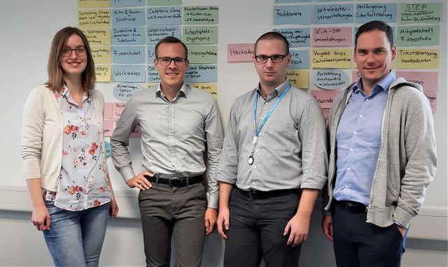 Praktikant Benedikt mit 'seinem' HR-Team
